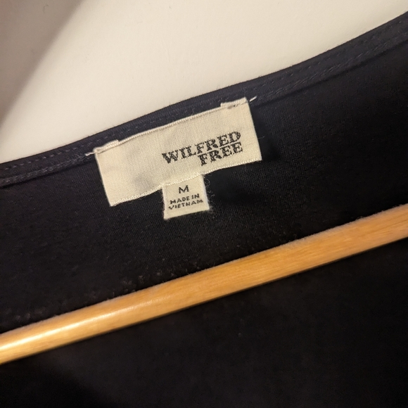 NWOT Aritzia Wilfred Free Bethenn Blouse Black Size M - Picture 3 of 3